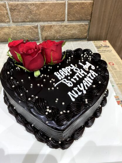 Half Kg Rosy Chocolate Cake