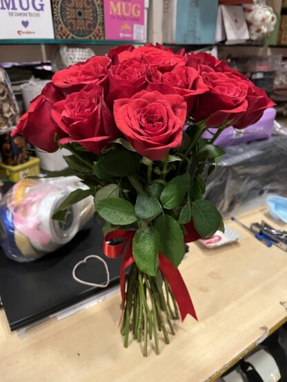 25 Roses Gesture