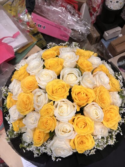 50 Roses Bouquet - Image 2
