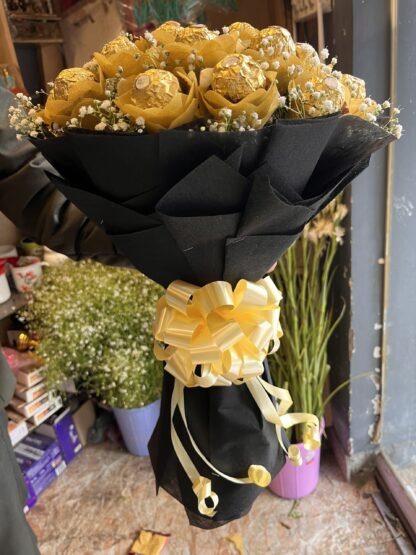 Black & Golden Beauty Bouquet