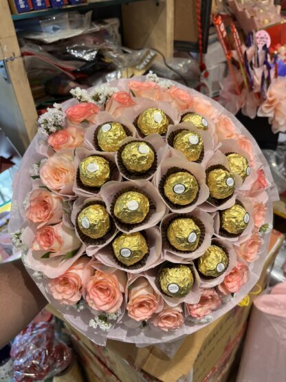 Ferrero Rocher N Pink Roses Combo