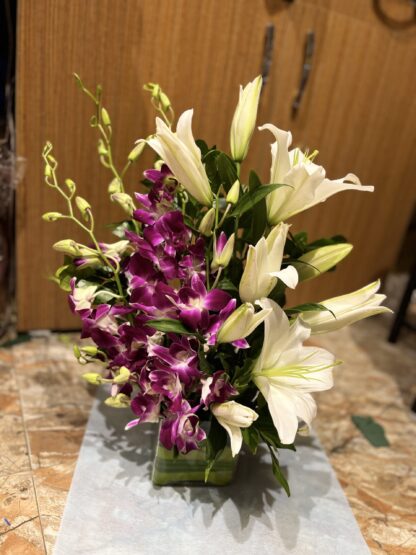 Orchids & Lillies Charm With Rochers - Image 3