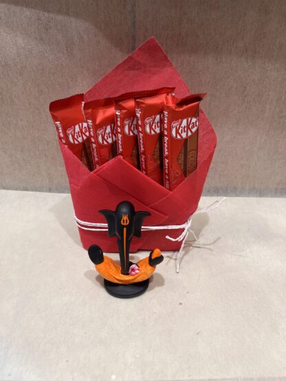 Kitkat n Ganesh Ji Idol