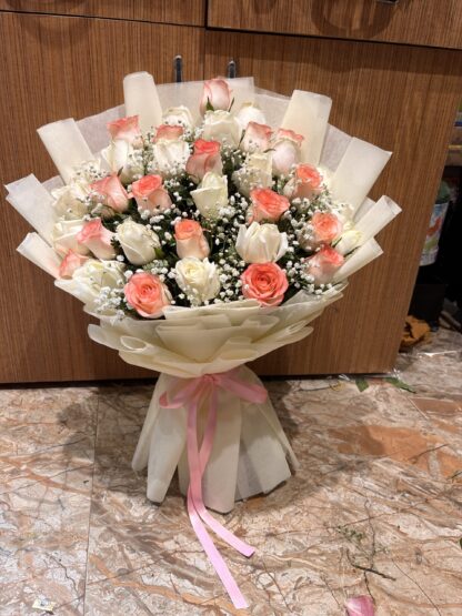 White n Pink Mix Roses Bouquet