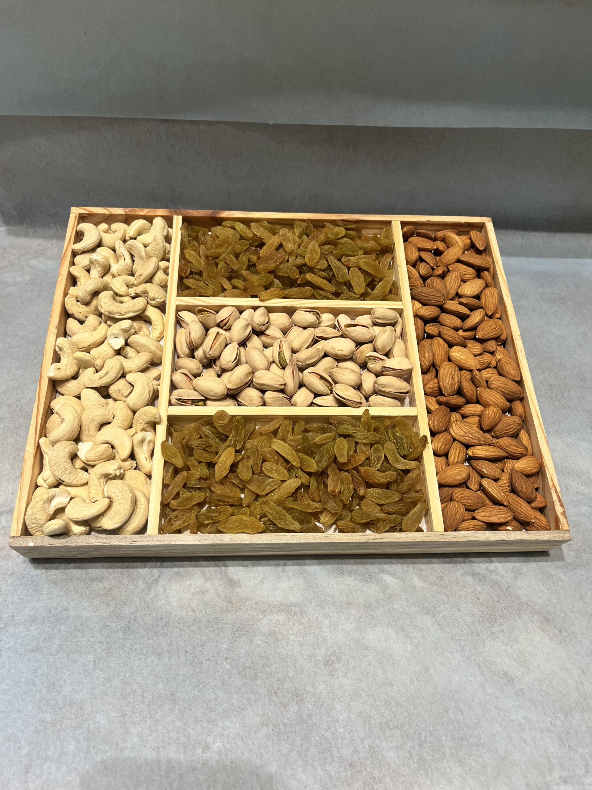 Amazon.com : Harry & David Entertainer's Dried Fruit and Nut Tray : Gourmet  Food : Grocery & Gourmet Food