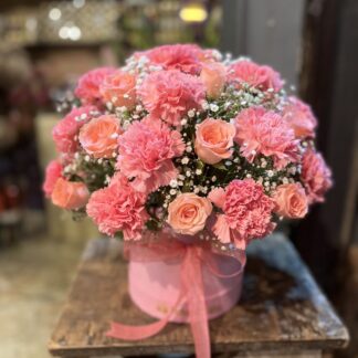 Mix baby pink roses n carnations box arrangement