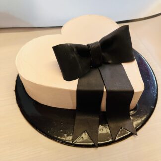 Heart Shape Wow Chocolate Cake-1 Kg