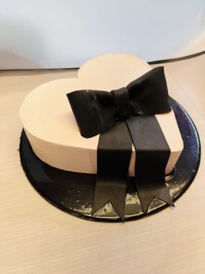 Heart Shape Wow Chocolate Cake-1 Kg