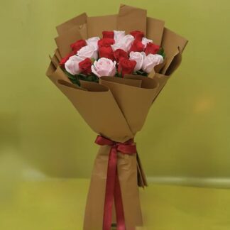 Classic Bouquet of Red & Pink Roses