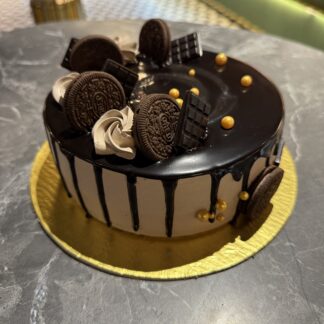 Chocolaty Oreo Topping Cake-600gms