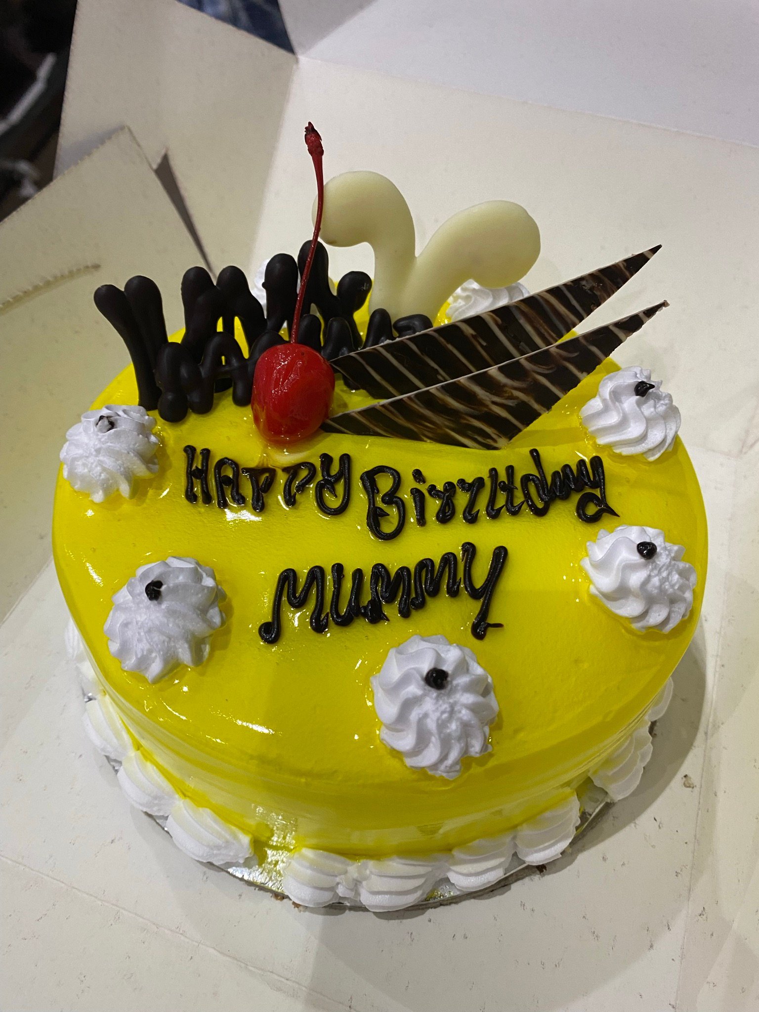 Half Kg Pineapple Cake