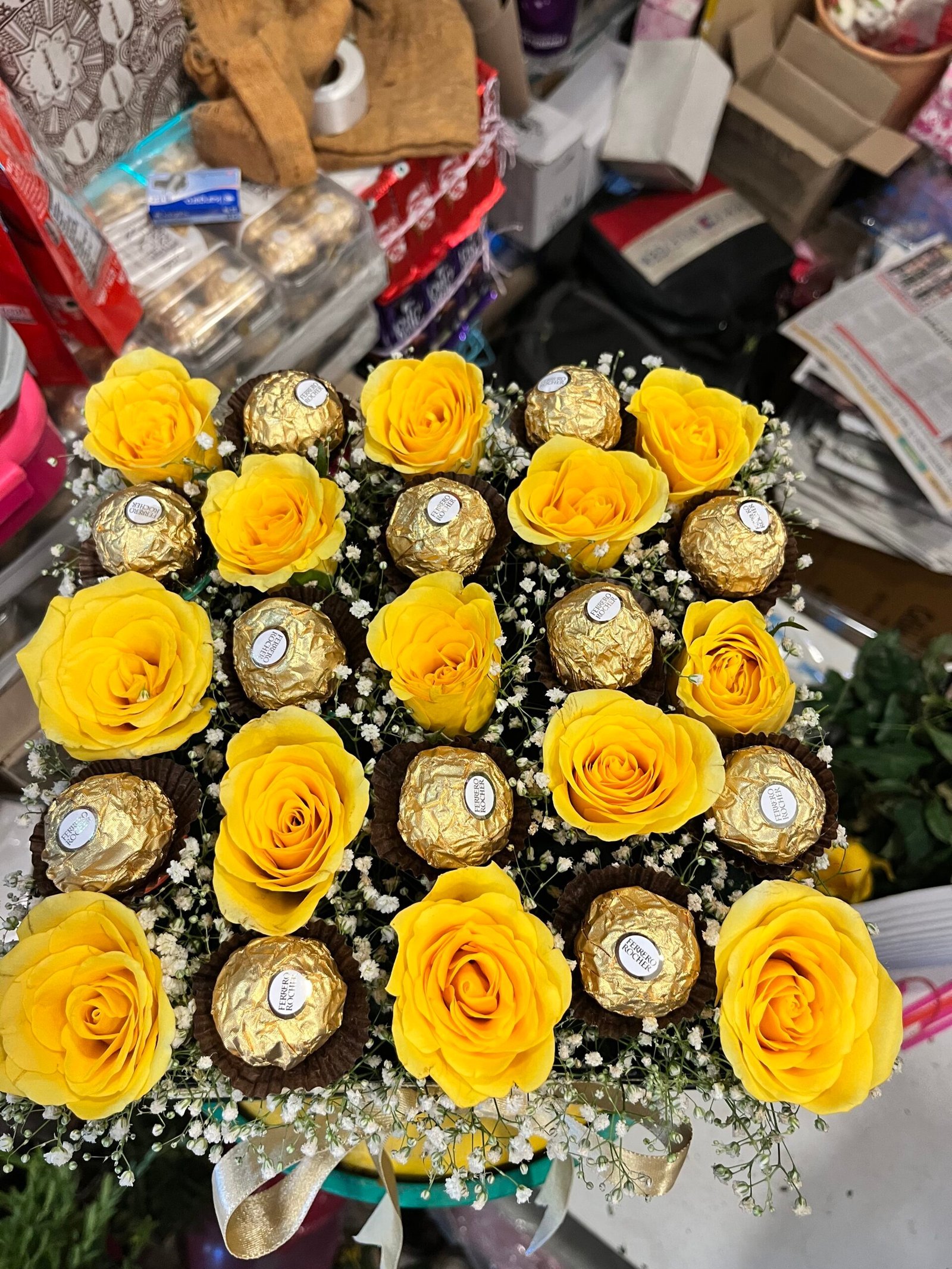 Yellow Roses n Rochers - Image 2