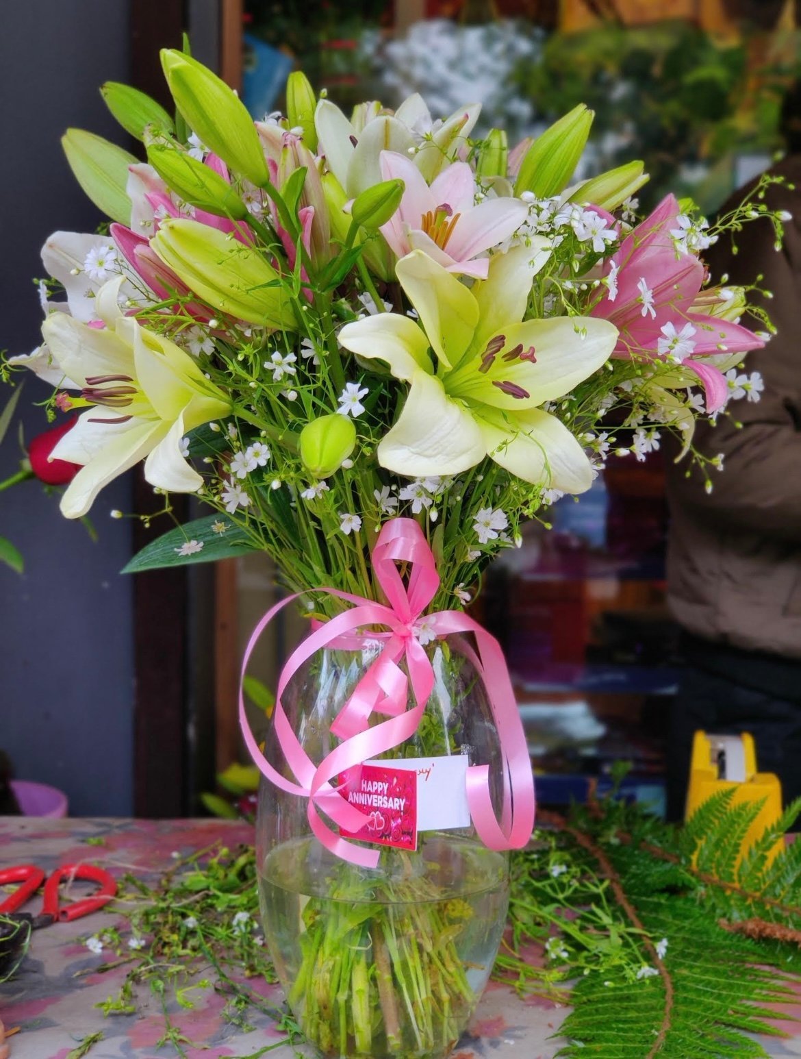 Mix Asiatic Lilly Vase