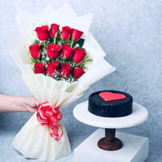 Red Roses n Chocolate Cake