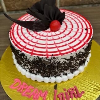 Half Kg Strawberry Cake