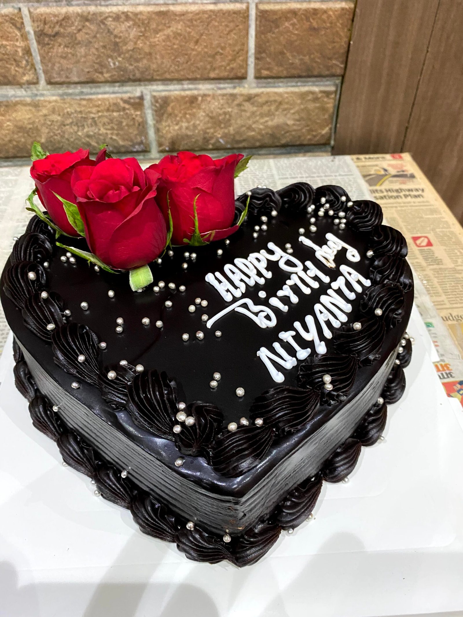 Half Kg Rosy Chocolate Cake