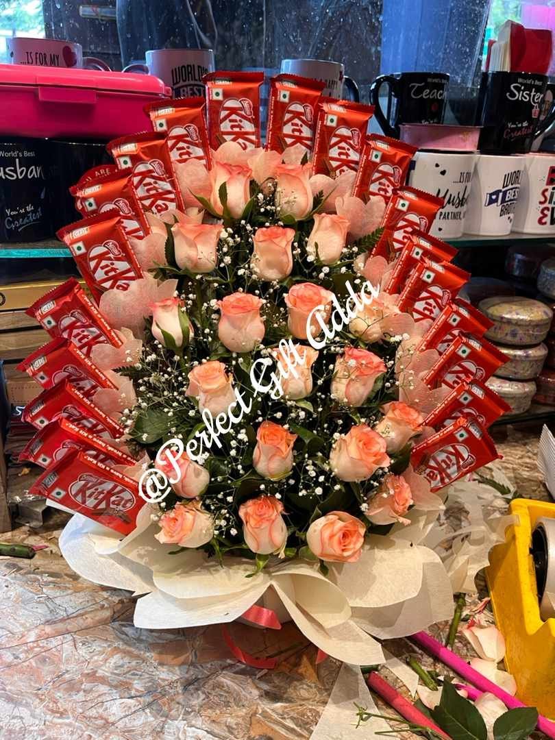 Kitkat n Roses Basket Arrangement