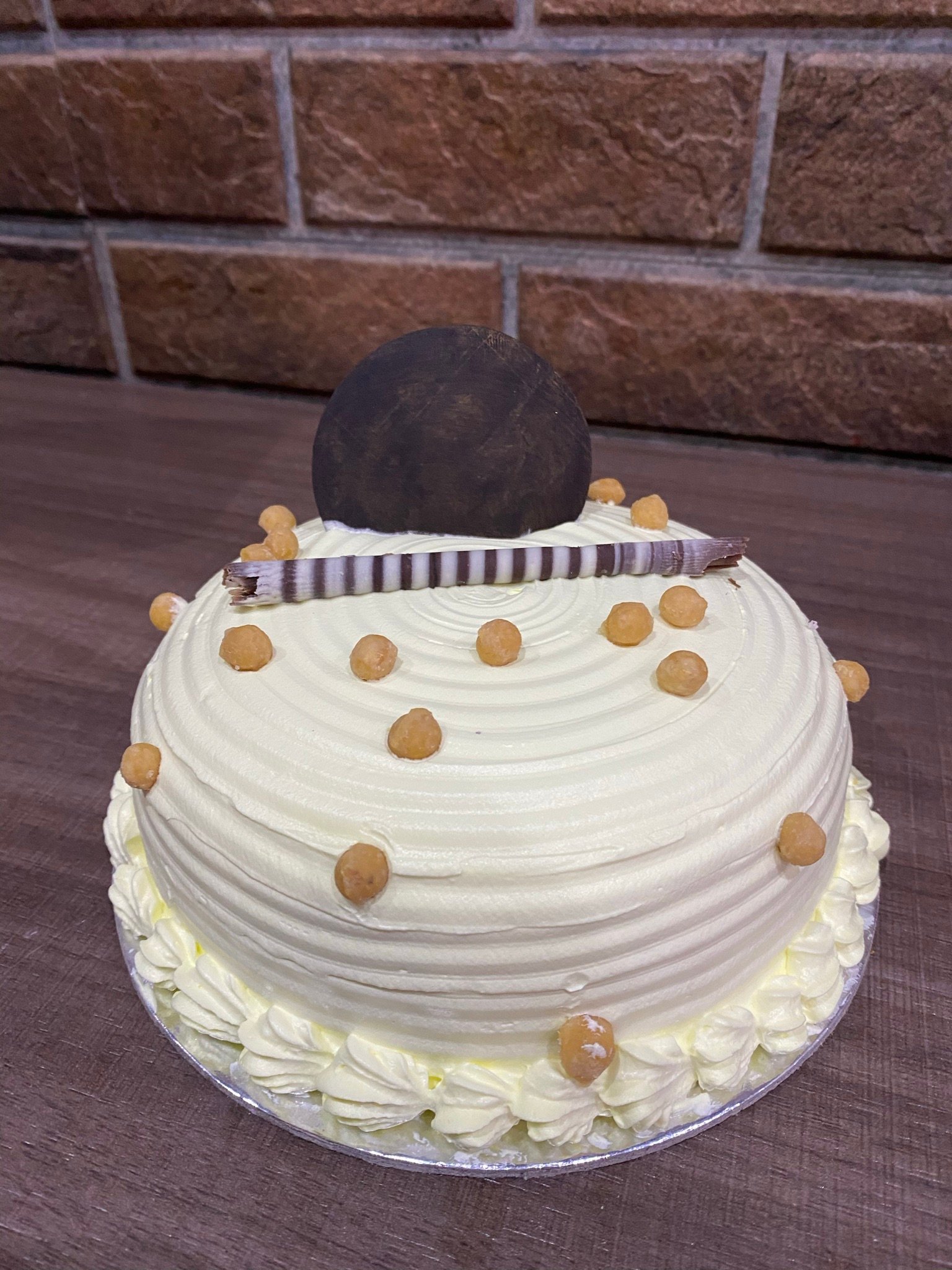 Half Kg Butterscotch Cake