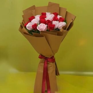 Classic Bouquet of Red & Pink Roses