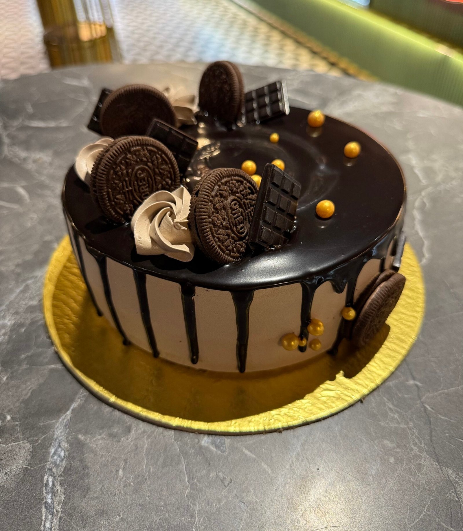 Chocolaty Oreo Topping Cake-600gms