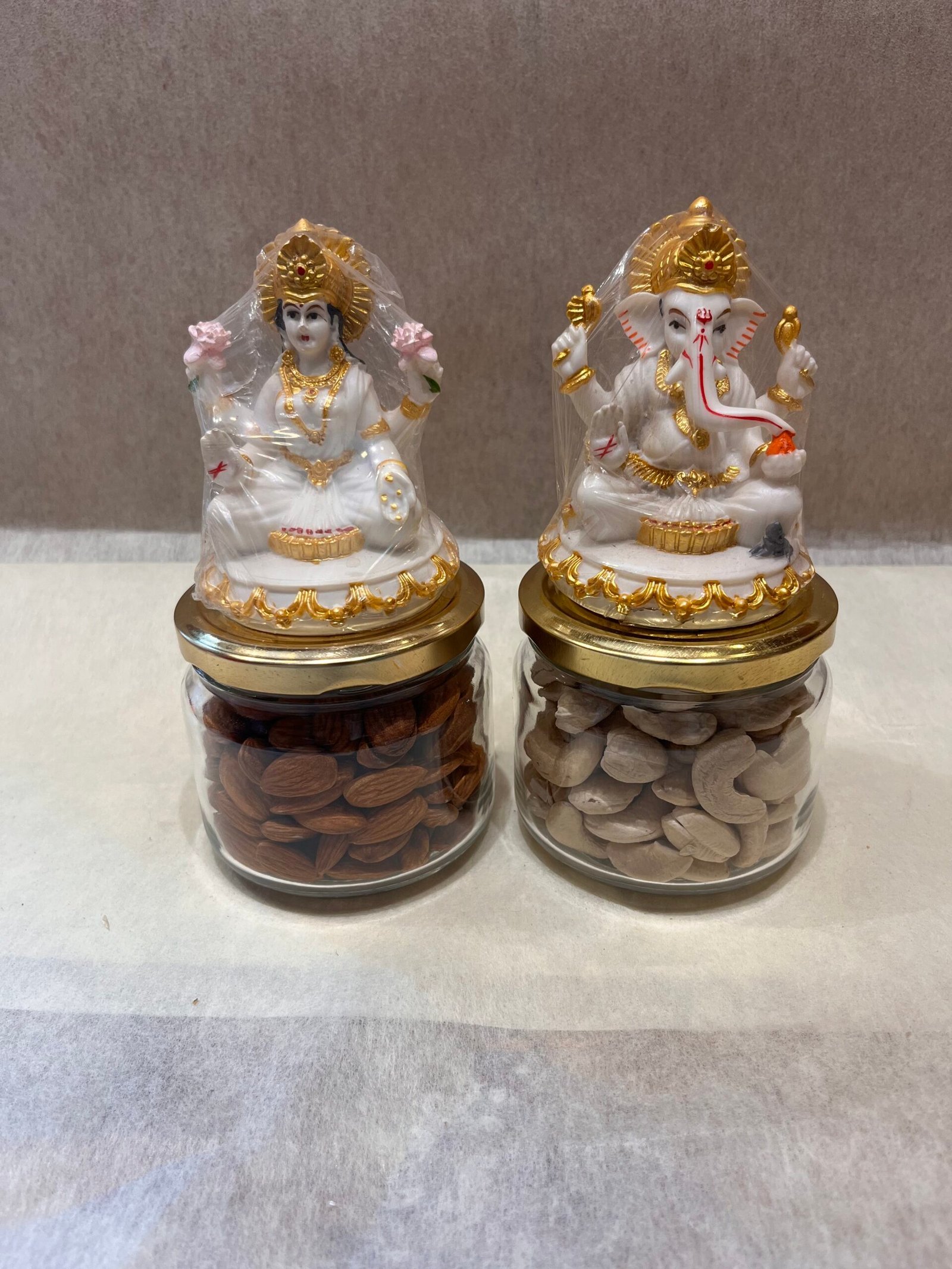 Shri Laxmi & Ganesh Ji Showpiece with Dryfruits