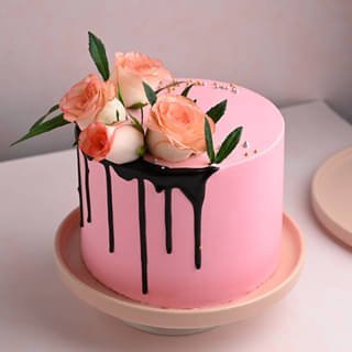 1 Kg Sweet Pineapple Cake