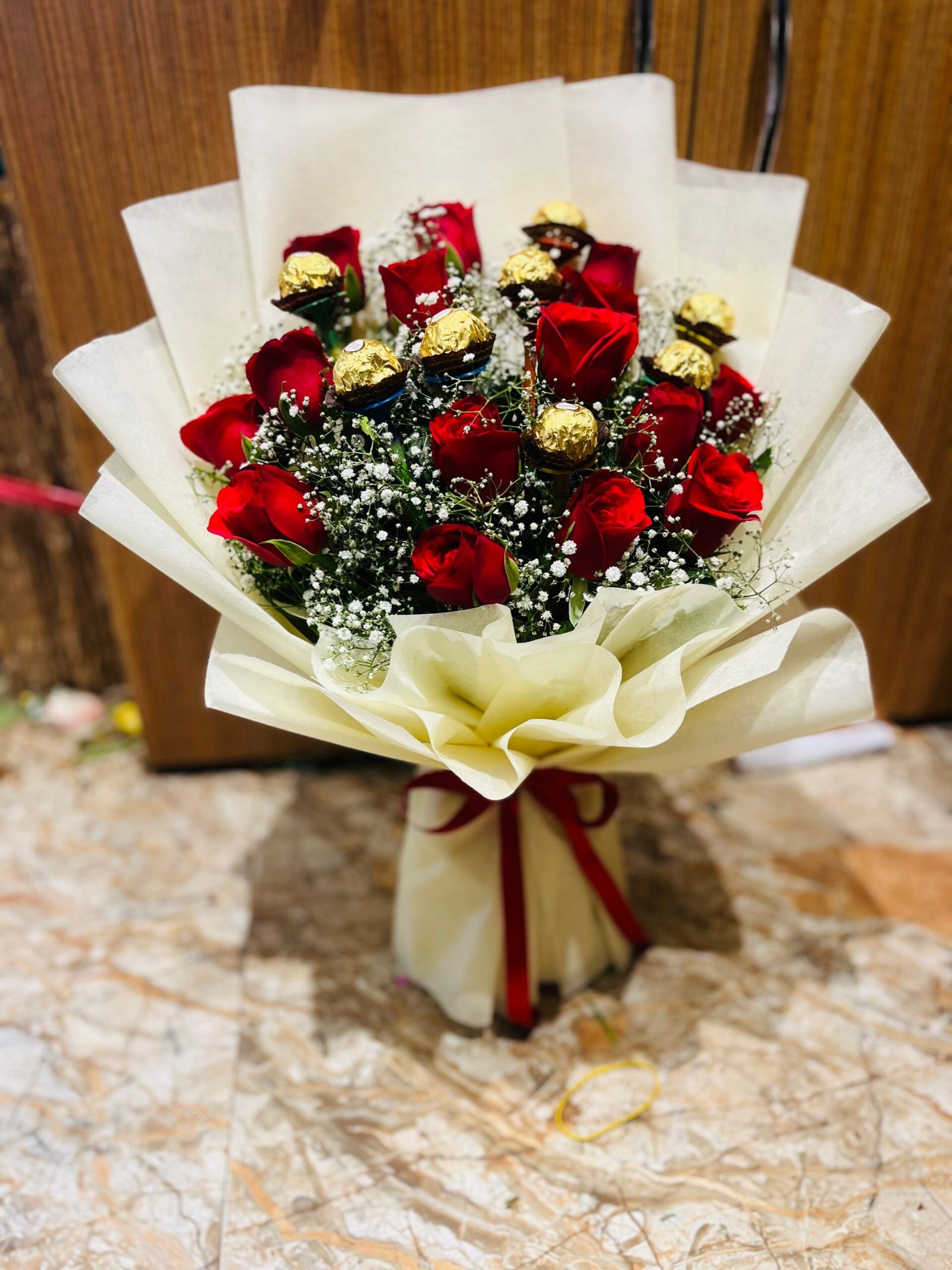 Sprinkle of Rose n Chocolates Combo