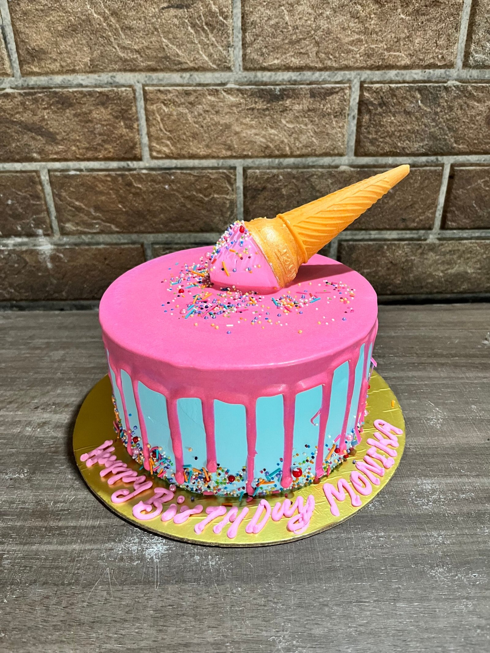 1 kg Pineapple Cake