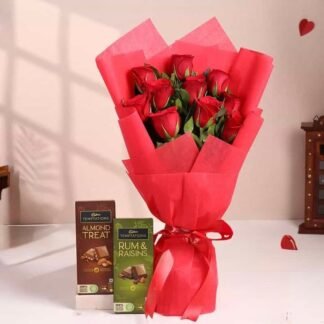 Beautiful Red Roses With Chocolates
