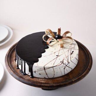 Vanilla n Chocolate Cake